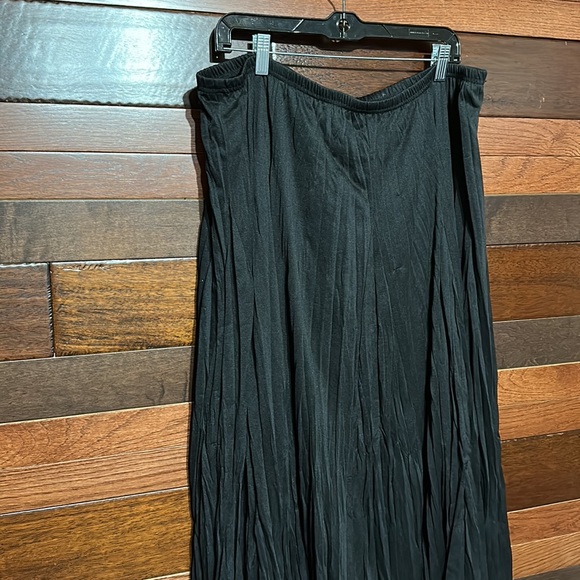 Dress Barn Stretchy Black Plissy Maxi Skirt - Picture 3 of 8